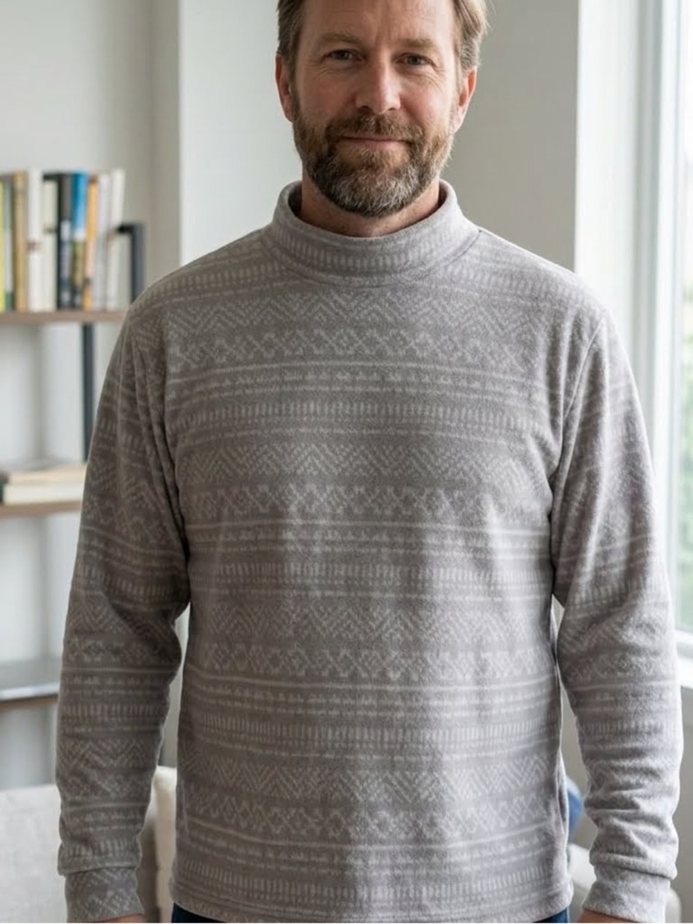 Uniqlo Men's Turtleneck Sweater in Gray Pattern